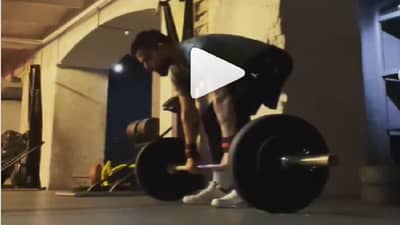 विराट कोहलीला वर्कआउट व्हिडीओ शेअर करण पडलं महाग, फॅन्सने केली टीका, म्हणाले...