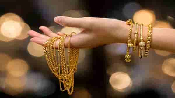 Gold Silver Price Today: सोन्याचे भाव 4 महिन्यांच्या नीचांकी पातळीवर, पटापट तपासा नवी किंमत