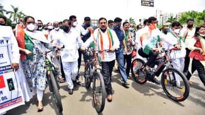 महागाई वाढवून गरिबांना लुटणाऱ्या मोदी सरकार विरोधात तीव्र संघर्ष करू : नसीम खान