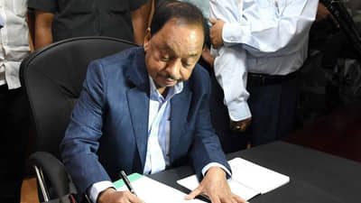 केंद्रीय मंत्री नारायण राणेंचा पहिल्याच दिवशी कामाचा धडाका, अधिकाऱ्यांनाही घेतलं फैलावर!