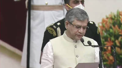 रेल्वे कर्मचारी आता रात्री 12 वाजेपर्यंत काम करणार, रेल्वेत दोन शिफ्ट; वाचा नवे आदेश कुणासाठी?