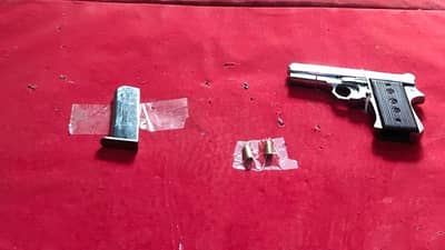 पिस्तूल घेऊन मिरवणाऱ्या दोघांना धुळे पोलिसांचा दणका, गुप्त माहितीच्या आधारे मुसक्या आवळल्या