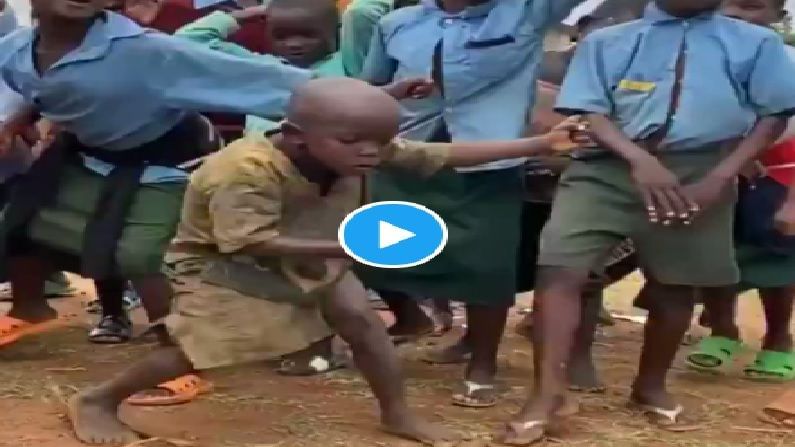 Video | चिमुकल्याच्या डान्सने उडवली धम्माल, व्हिडीओ सोशल मीडियावर व्हायरल Video | चिमुकल्याच्या डान्सने उडवली धम्माल, व्हिडीओ सोशल मीडियावर व्हायरल