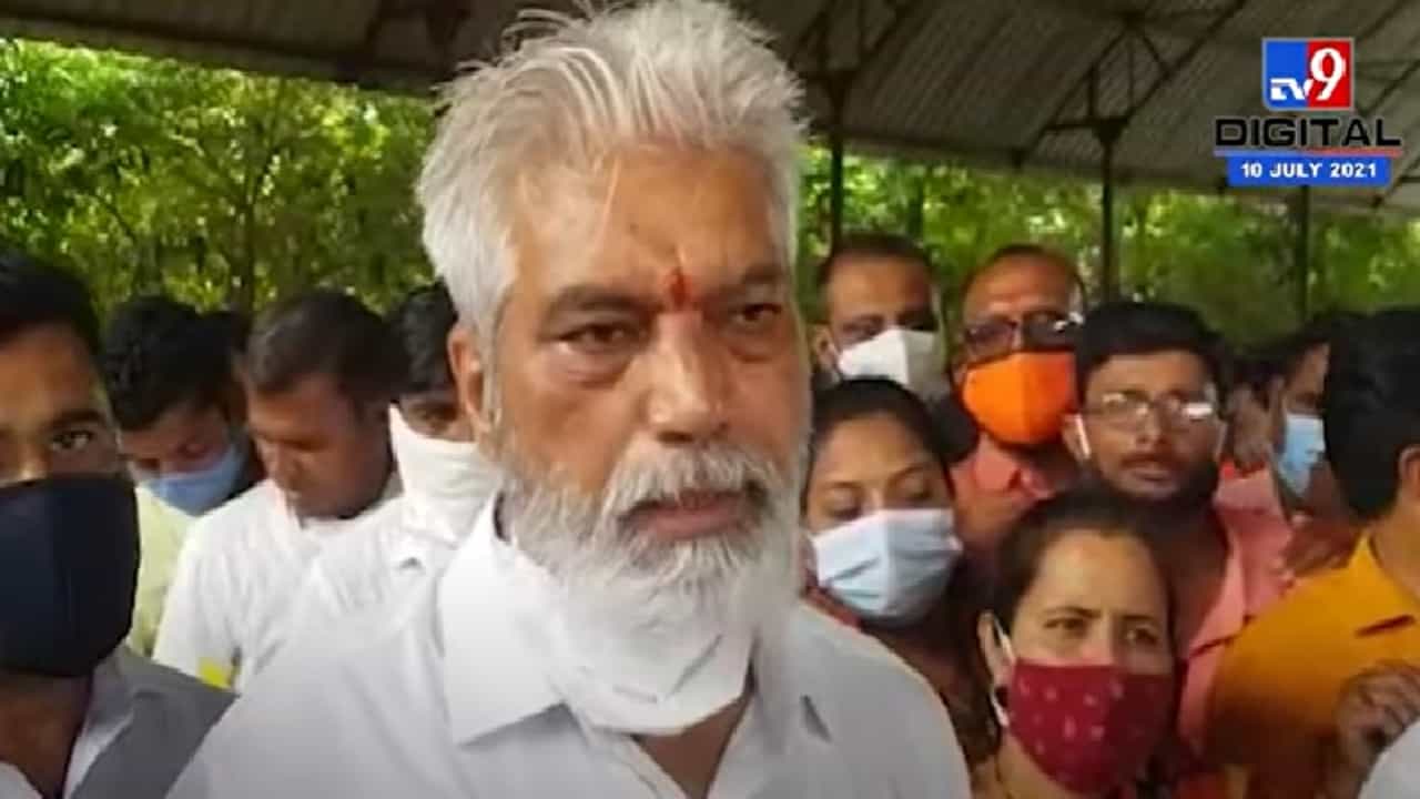 Video | 'देवा पाऊस येऊ दे' शेतकर्‍यांसाठी कृषिमंत्री दादा भुसे यांचे परमेश्वराला साकडे