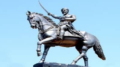 छत्रपती शिवाजी महाराजांच्या पुतळ्याचे काम अंतिम टप्प्यात, सुभाष देसाईंनी पुण्यात जाऊन केली पाहणी