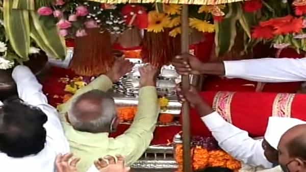 येत्या 20 जुलैला होणाऱ्या आषाढी एकादशीसाठी (Ashadi Ekadashi 2021) पंढरपूर नगरी सज्ज झाली आहे.