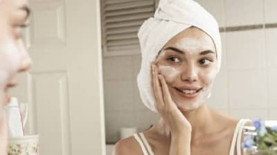 Skin Care : मध, हळद आणि नारळ पाण्याचा फेसपॅक त्वचेसाठी अत्यंत फायदेशीर, वाचा! 