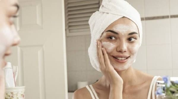 Skin Care : मध, हळद आणि नारळ पाण्याचा फेसपॅक त्वचेसाठी अत्यंत फायदेशीर, वाचा!
