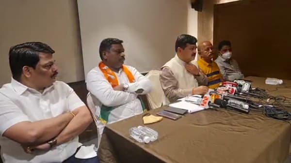 खासदार, पालकमंत्री, मुख्यमंत्री, सर्वच तुमचे, लोकांची सेवा कधी करणार? प्रविण दरेकरांचा शिवसेनेला सवाल