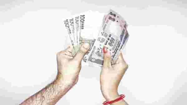 Astro Tips Money : हाताला खाज सुटण्यापासून ते घुबड पाहण्यापर्यंत हे आहेत शुभ संकेत, मिळेल धन लाभ