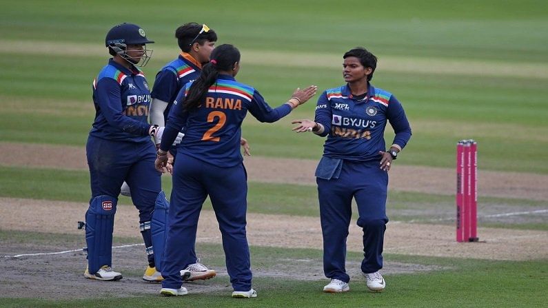 India W vs England W, 2nd T20 : उत्कृष्ठ क्षेत्ररक्षणाच्या जोरावर भारतीय महिला विजयी, इंग्लंडवर 8 धावांनी मात