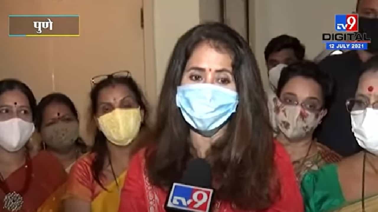 Video | शिनसेनेत नसलेल्या लोकांनी सामनाबद्दल बोलू नये, चित्रा वाघ यांना उर्मिला मातोंडकर यांचे प्रत्त्युत्तर