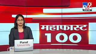 वाकून बघताना तोल गेला, महिला समुद्रात पडली, 50 वर्षीय फोटोग्राफरने जीवाच्या बाजीने वाचवलं