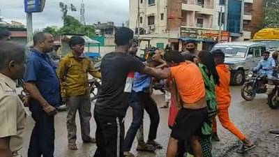 मिरजेत नशेबाज तरुणांचा हैदोस सुरुच, ऑईल टँकरची काच फोडली, वाहकाला मारहाण, व्हिडीओ व्हायरल