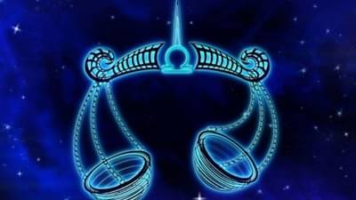 तूळ राशीचं आजचं राशीफळ, 26 जुलै : युवक आपल्या भविष्याकडे गांभीर्याने लक्ष देतील, कुटुंबाच्या देखभालीकामी आपले संपूर्ण सहकार्य असेल