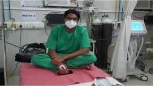 अलिबागमध्ये रुग्णाने डॉक्टरच्या डोक्यात सलाईन स्टँड मारला, डॉक्टरला दृष्टीत अडथळे