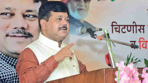 बळ बळ करणाऱ्या महाविकास आघाडीला, जनताच पळ काढायला लावेल; प्रवीण दरकेरांचा घणाघात