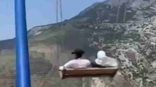 Sulak Canyon Video | 6 हजार फूट उंचावर महिला झोपाळ्यात बसल्या, अचानक साखळी तुटली, पुढं जे झालं ते एकदा पाहाच !