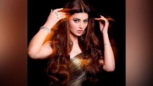 Urvashi Rautela : ‘सोनपरी…’ अभिनेत्री उर्वशी रौतेलाचं हटके फोटोशूट, फोटो पाहाच