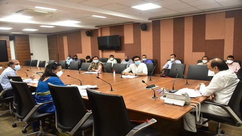 राज्याच्या पर्यटन विकासासाठी 250 कोटींचा निधी, प्रायोगिक तत्वावर 10 जिल्ह्यात 'जिल्हा पर्यटन अधिकारी' राज्याच्या पर्यटन विकासासाठी 250 कोटींचा निधी, प्रायोगिक तत्वावर 10 जिल्ह्यात 'जिल्हा पर्यटन अधिकारी'