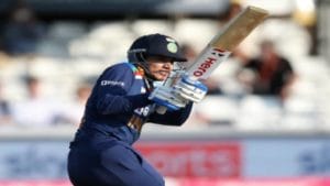 IND-W vs ENG-W : इंग्लंड विरुद्ध पराभवानंतरही स्मृतीचं अर्धशतक 'हिट', अनेक विक्रम केले नावावर
