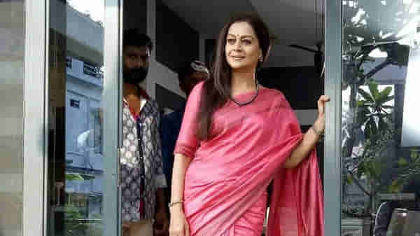 Happy Birthday Zarina Wahab | ‘चितचोर’ ते ‘सावन को आने दो’, झरीना वहाबचे सुपरहिट चित्रपट ज्यांनी जिंकली प्रेक्षकांची मने!