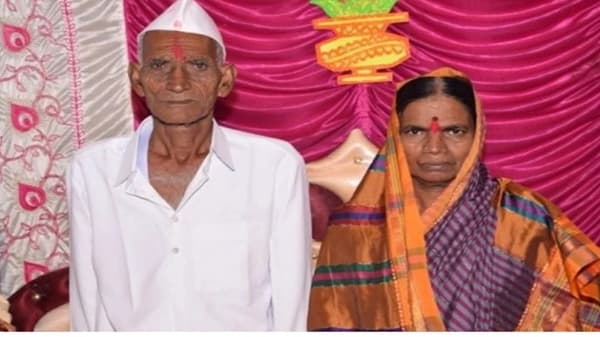 45 वर्ष संसार केला, एकत्रच हृदयविकाराचा झटका आला, एकाच दिवशी पती-पत्नीवर अंत्यसंस्कार