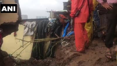 मुंबईतील विक्रोळीत सहा घरांवर दरड कोसळली, तिघांचा मृत्यू, काही जण ढिगाऱ्याखाली अडकल्याची भीती