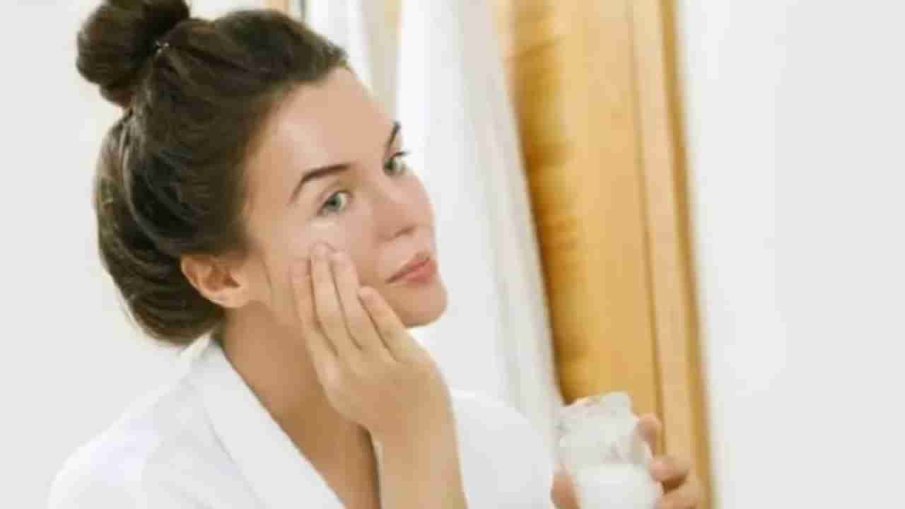 Skin Care : चेहऱ्यावरील पिपल्सची समस्या दूर करण्यासाठी हा फेसपॅक अत्यंत फायदेशीर!