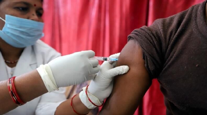 Aurangabad Corona Vaccination | औरंगाबादेत लसीकरण पूर्णत: बंद, लससाठा उपलब्ध झाला तरच सोमवारचे नियोजन