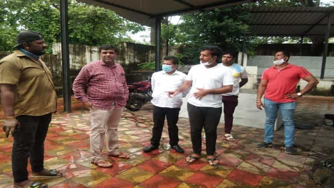 स्मशानभूमींसाठी 250 कर्मचारी दाखवले, पण प्रत्यक्षात प्रत्येकी एकच, ठेकेदारांकडून स्मशानातही लोणी खाण्याचा प्रताप?