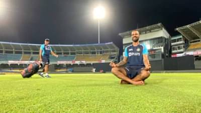 IND vs SL : शिखर धवनने मैदानात पाऊल ठेवताच केला मोठा विक्रम, धोनी-कोहलीलाही टाकलं मागे