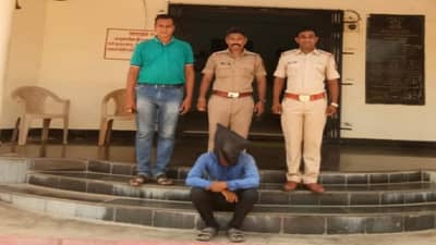 आजी-आजोबांची तब्येत बिघडलेय, अल्पवयीन मुलीला भुलवून नेत लैंगिक अत्याचार