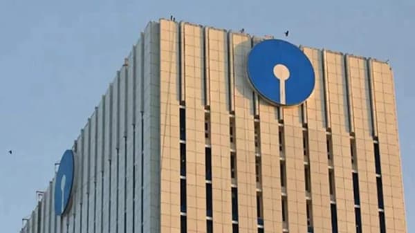SBI कडून ग्राहकांसाठी नोटीस जारी, बँकिंग सेवा सुरू ठेवण्यासाठी लवकर करा हे काम