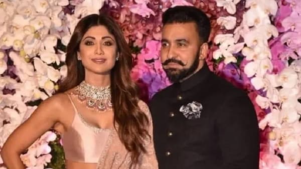शिल्पा म्हणते पॉर्न नाही इरॉटीक फिल्म्स बनवतो नवरा, मग दोन्ही फरक काय असतो?