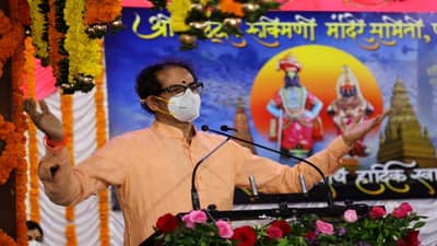 Ashadhi Ekadashi 2021 | पंढरपुरात पुन्हा एकदा भक्तीसागर भरु दे, तुझ्या ओढीची पायी वारी पुन्हा एकदा सुरु होऊ दे, मुख्यमंत्र्यांचे विठुरायाच्या चरणी साकडे