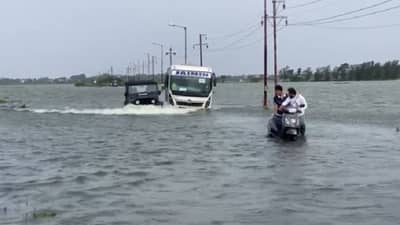 Vasai Rain : सनसिटी गास रोड अजूनही पाण्यात, निचरा होण्यासाठी 8 दिवस लागण्याची शक्यता