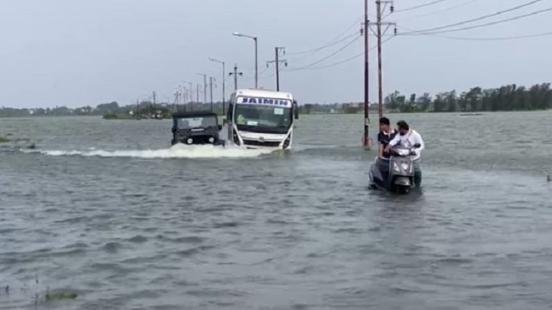 Vasai Rain : सनसिटी गास रोड अजूनही पाण्यात, निचरा होण्यासाठी 8 दिवस लागण्याची शक्यता