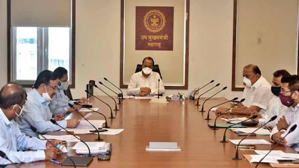 ग्रामपंचायतींची थकीत वीज बिलांची वसुली आणि वीज तोडणी थांबवा, तोडलेल्या जोडण्या पूर्ववत करा, अजित पवारांचे आदेश