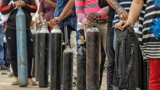 ऑक्सिजन अभावी एकाचाही मृत्यू नाही, सरकारच्या उत्तराने विरोधक भडकले; विषेशाधिकार भंगाचा प्रस्ताव आणणार
