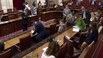 Video | पाखरालाही आत येण्यास परवानगी नसलेल्या संसदेत उंदराचा धुडगूस, स्पेनच्या खासदारांची तारांबळ