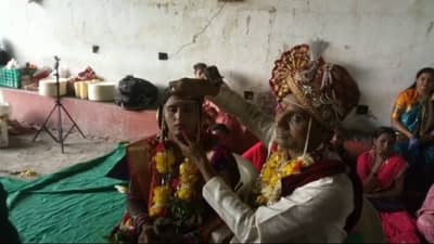 वहिनीचं वैधव्य दूर केलं, भावाच्या मृत्यूनंतर मुलांसाठी वहिनीशी लग्न