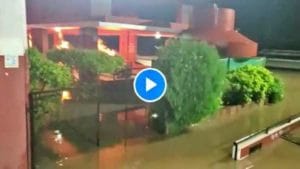 VIDEO: साताऱ्यात कृष्णेचं पाणी थेट स्मशानभूमीत, मृतदेह निम्मी अर्धी जळालेल्या स्थितीत पाहून कर्मचाऱ्यांची धांदल