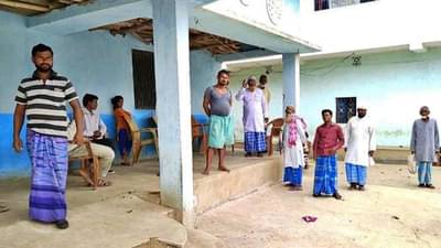 नोकरीच्या शोधात जोडपं निघालं आणि आख्ख गाव वसवलं, इथं एकाच वंशाचे 800 लोक राहतात