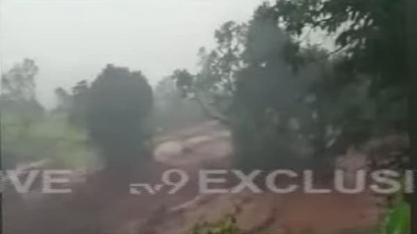 Hirkaniwadi landslide : रायगडमध्ये दुर्घटनांची मालिका सुरुच, आता हिरकणीवाडीत दरड कोसळली