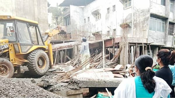 ठाणे महापालिकेची धडक कारवाई, दिवा-कळवा प्रभाग समितीतील अनधिकृत बांधकामे जमीनदोस्त