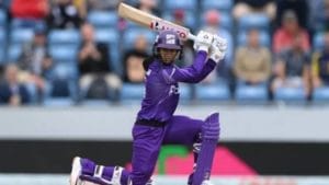भारतीय महिला क्रिकेटपटूची इंग्लंडमध्ये तुफान खेळी, 43 चेंडूत 17 चौकार लगावत नाबाद 92 धावा