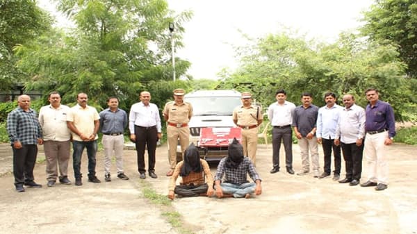 स्कॉर्पिओच्या ड्रायव्हर सीटखाली गावठी कट्टे, पोलीस समोर येताच पळापळ, मध्यप्रदेश ते राजस्थान व्हाया खान्देश पिस्तूल तस्करी?