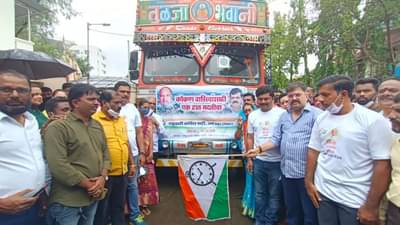 खाद्य पदार्थ ते माचिसचे बॉक्स, पूरग्रस्तांसाठी राष्ट्रवादीची मदत, ठाण्याहून पाच ट्रक कोकणच्या दिशेला रवाना