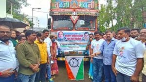 नवी मुंबईत राष्ट्रवादीकडून पूरग्रस्तांना मदतीचा हात, 80 हजार किलो खाद्य सामग्री रवाना